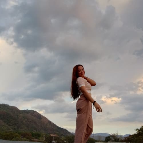 Ishie, 23, from Philippines