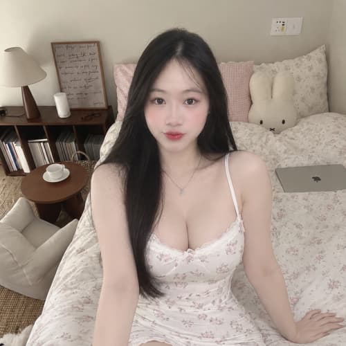 Mimi, 20, from Vietnam