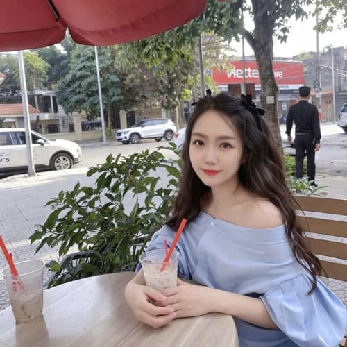 Lily, 30, from Vietnam