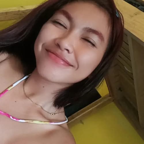 Yumi, 24, from Philippines