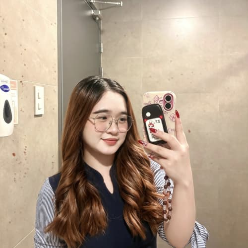 Daphney, 21, from Philippines
