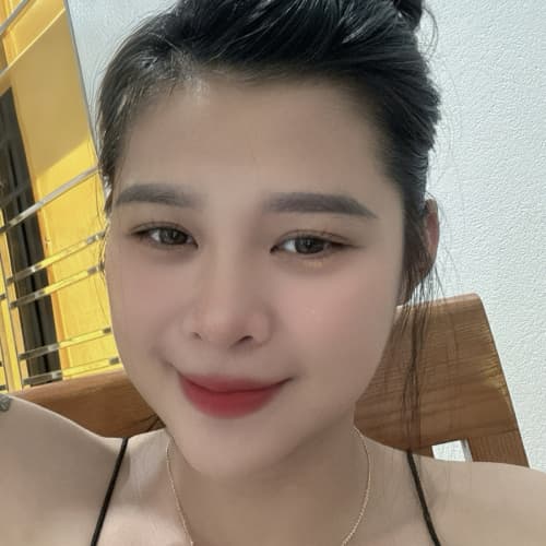 Súnn, 22, from Vietnam