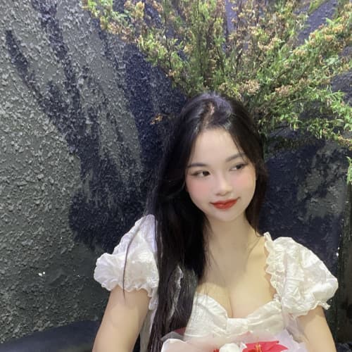 Lisa, 22, from Vietnam