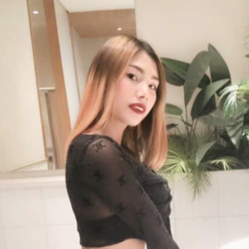 Panida, 27, from Thailand