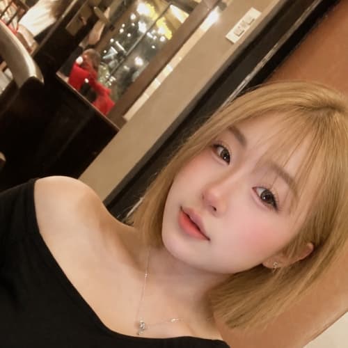 Punee, 26, from Vietnam