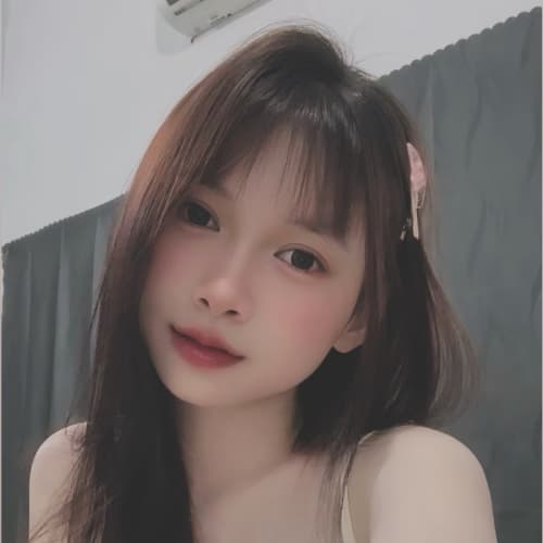 Linda, 22, from Vietnam