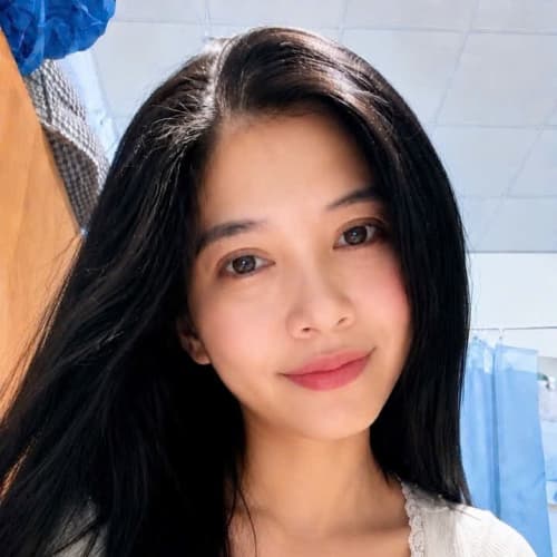 Mai, 23, from Vietnam